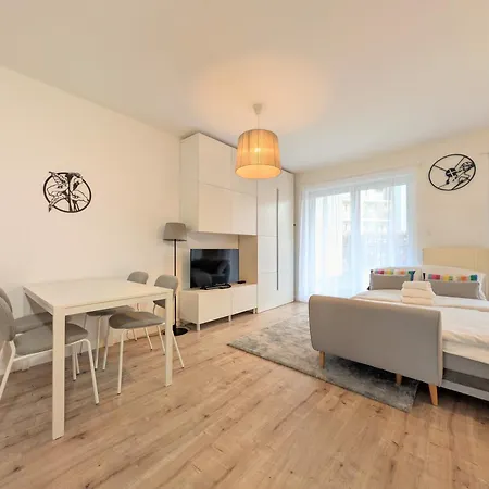 Апартаменти Jesionowa Spacious By Bookinghost Вроцлав